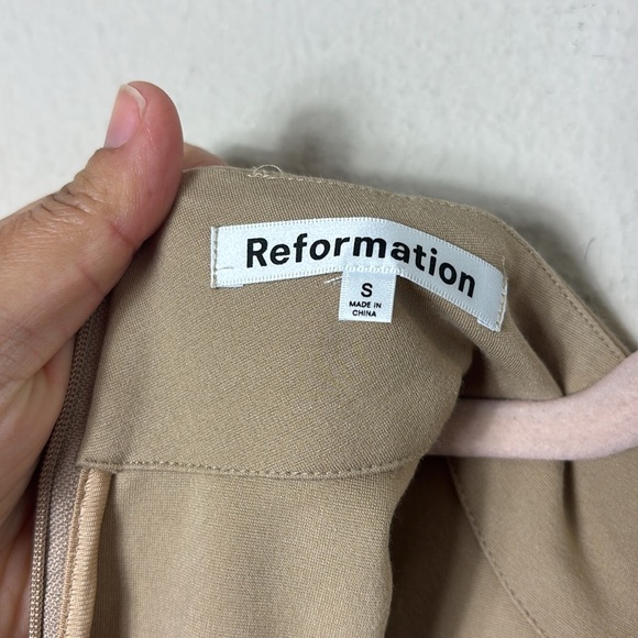 Reformation Mock Neck Bodycon Dress Tan Knee Length Stretch Knit Sleeveless Sz S - Picture 3 of 9